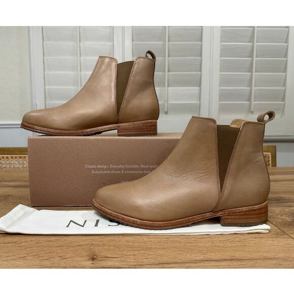 Nisolo Eva Everyday Chelsea Boots Almond Leather Size 8.5 NIB Versatile Comfy - Picture 3 of 14